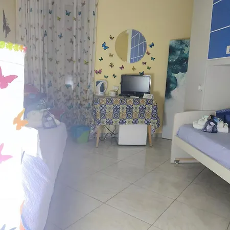 Oda ve Kahvaltı Butterfly 3*